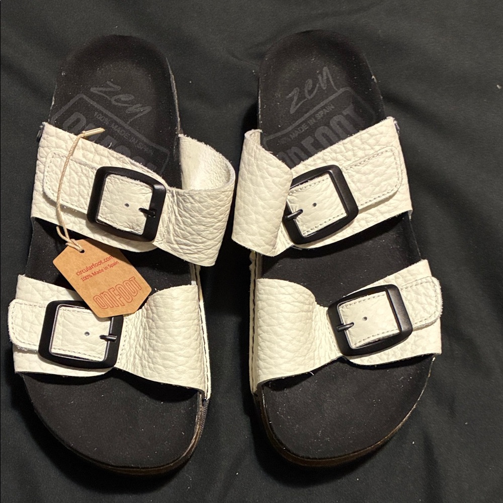 On Foot Women's White Double-Buckle Slide Sandals